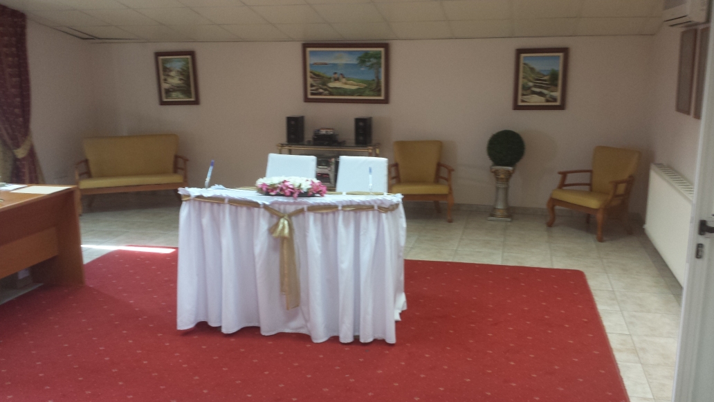The parlor where the civil marriage ceremony takes place.